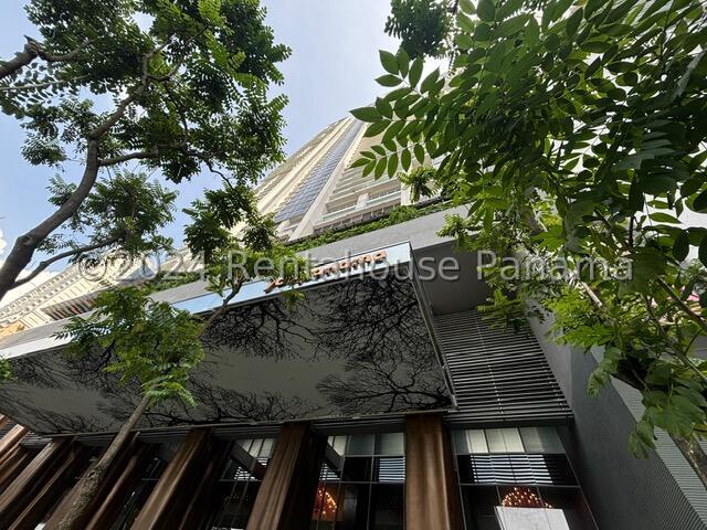 Exclusive Apartment in Av Balboa